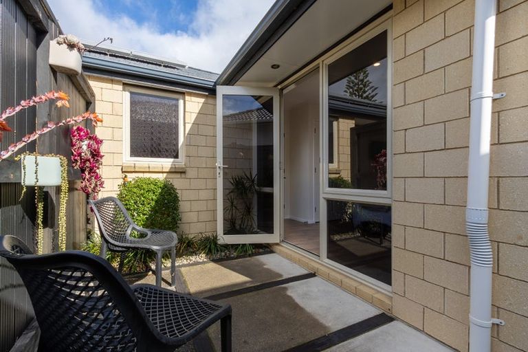Photo of property in 196 Tutere Street, Waikanae Beach, Waikanae, 5036