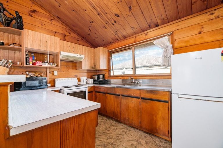 Photo of property in 1 Norman Spencer Drive, Papatoetoe, Auckland, 2104