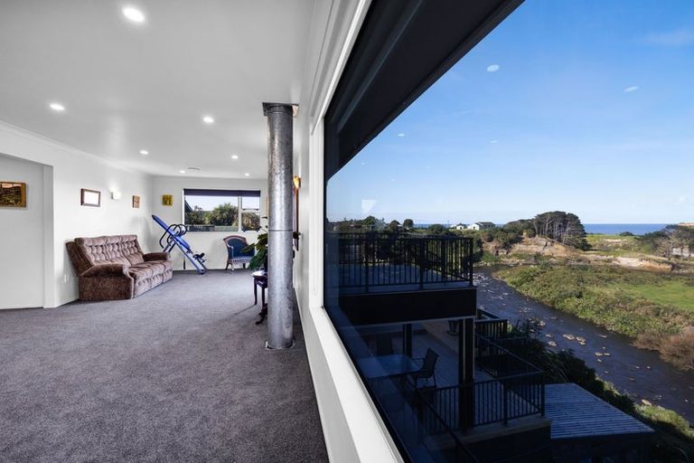 Photo of property in 48 Kawei Road, Ohawe, Hawera, 4671