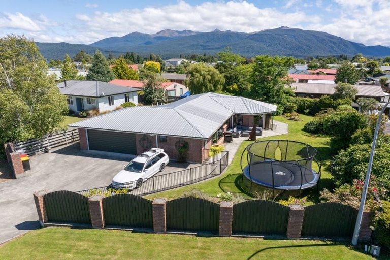 Photo of property in 3 Sylvia Baker Place, Te Anau, 9600