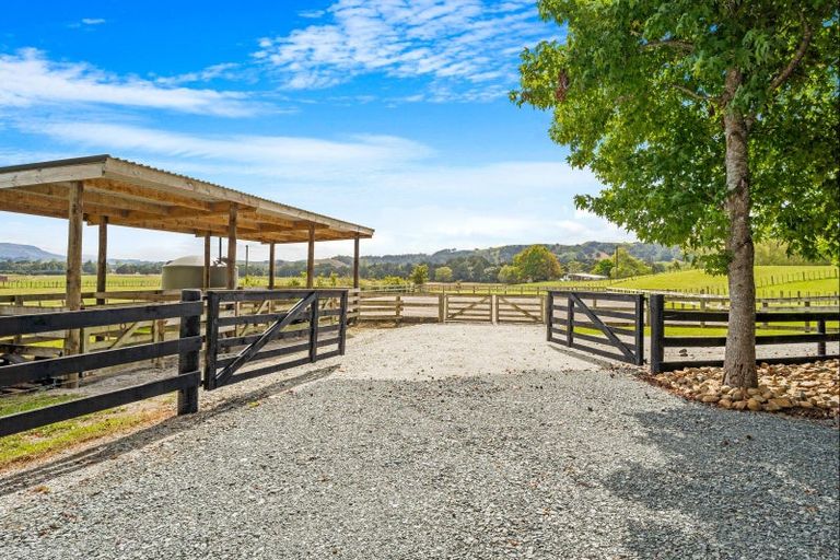 Photo of property in 32 Edgerley Road, Kaipara Flats, Warkworth, 0981