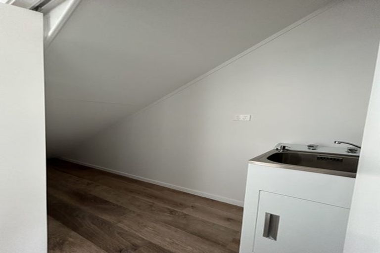 Photo of property in 15 Koreke Close, Kenepuru, Porirua, 5022