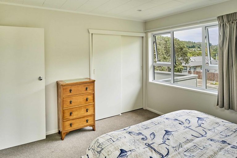 Photo of property in 5 Ayton Drive, Whitby, Porirua, 5024