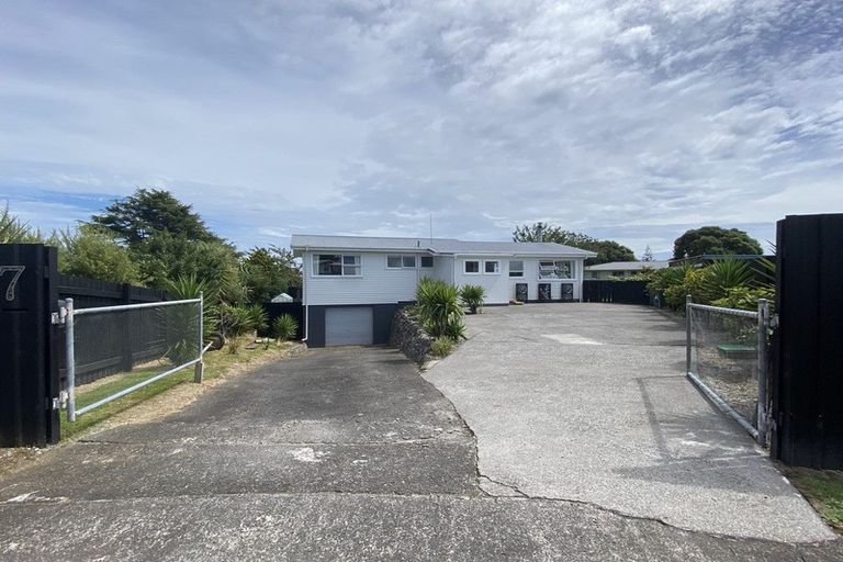 Photo of property in 7 Newbury Place, Waitara, 4320