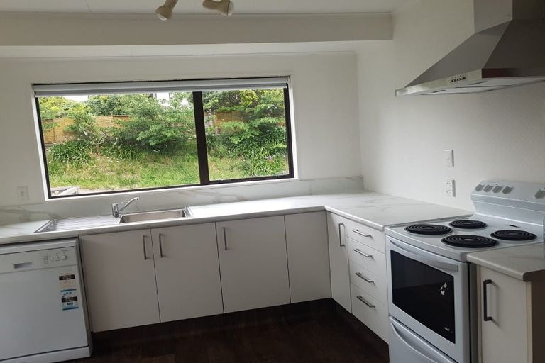 Photo of property in 79 Victory Crescent, Tawa, Wellington, 5028