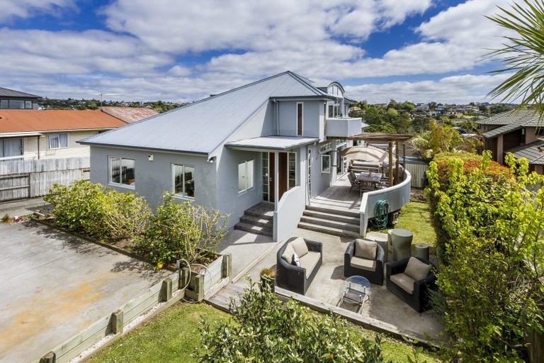Photo of property in 75 Browns Bay Road, Browns Bay, Auckland, 0630