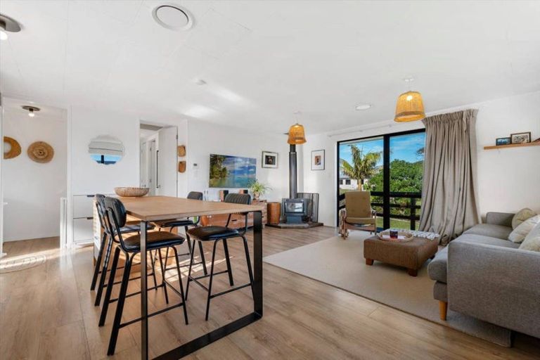 Photo of property in 11 Whenuariri Place, Maketu, Te Puke, 3189