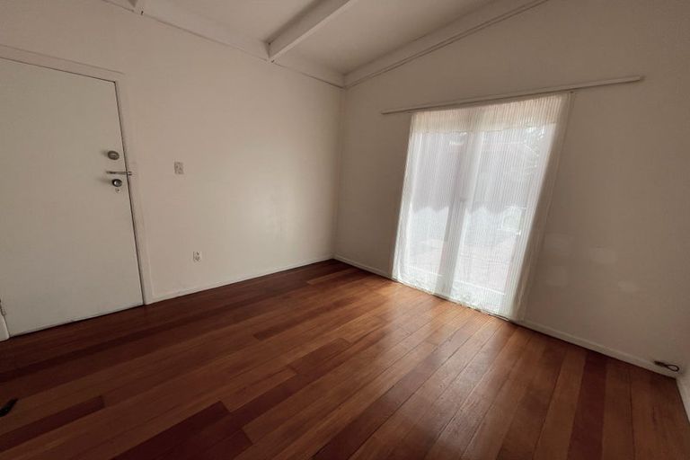 Photo of property in 11 Thornlow Street, Glendene, Auckland, 0602