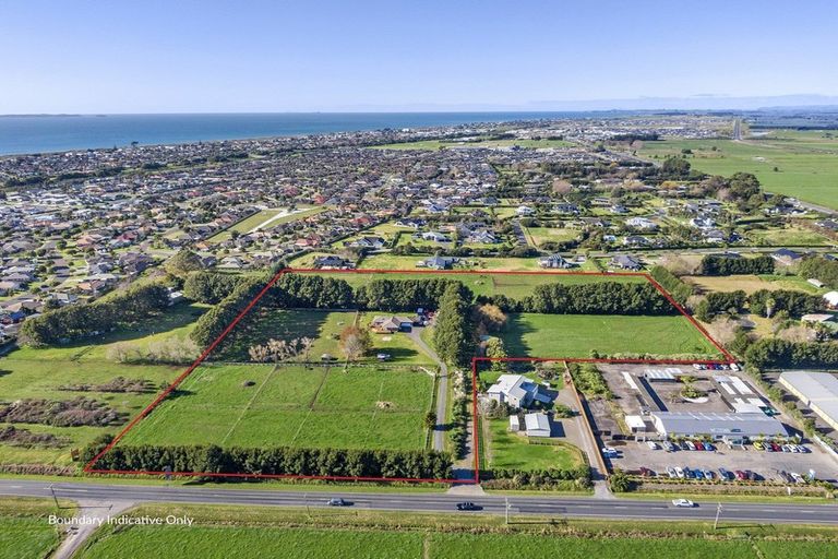 Photo of property in 151 Domain Road, Papamoa Beach, Te Puke, 3187