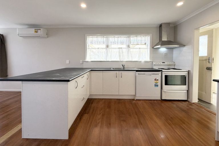 Photo of property in 25 Kereru Street, Henderson, Auckland, 0612