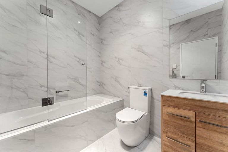 Photo of property in 14 Taukahiwi Road, Pukekohe, 2120