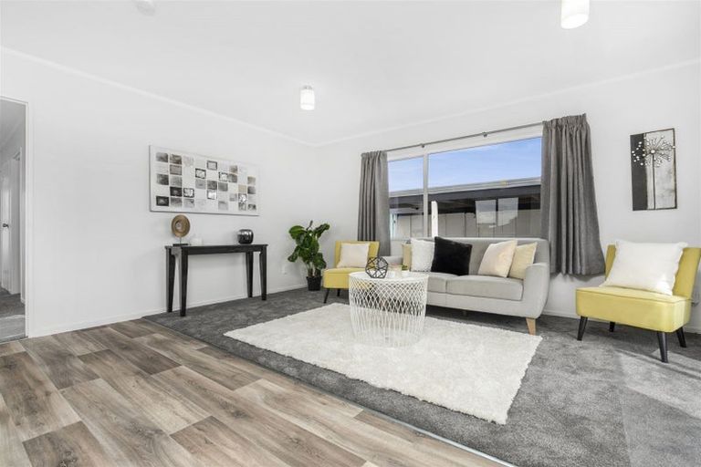 Photo of property in 1/10 Kennington Drive, Clendon Park, Auckland, 2103