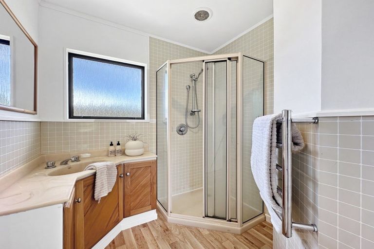 Photo of property in 10 Antonia Place, Kinloch, Taupo, 3377