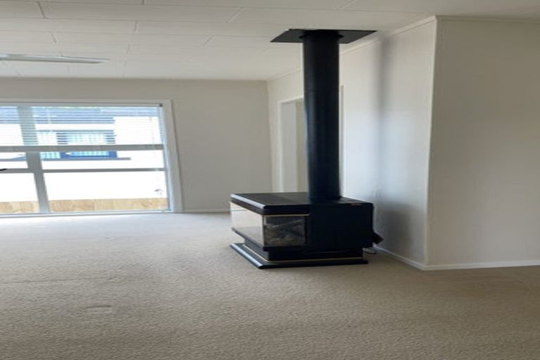 Photo of property in 16 Spinella Drive, Bayview, Auckland, 0629