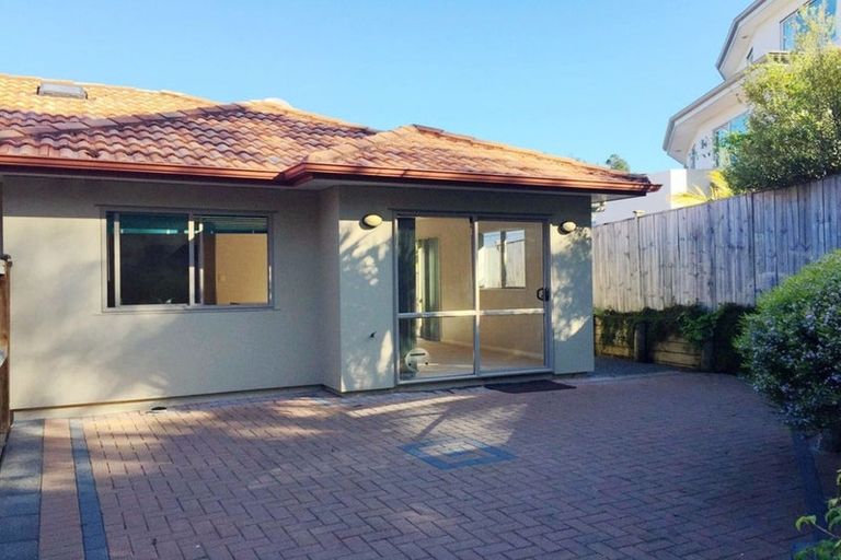 Photo of property in 35 Helvetia Drive, Browns Bay, Auckland, 0630