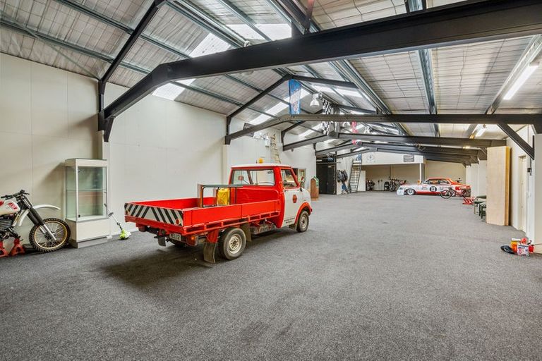 Photo of property in 100 Wingatui Road, Mosgiel, 9024