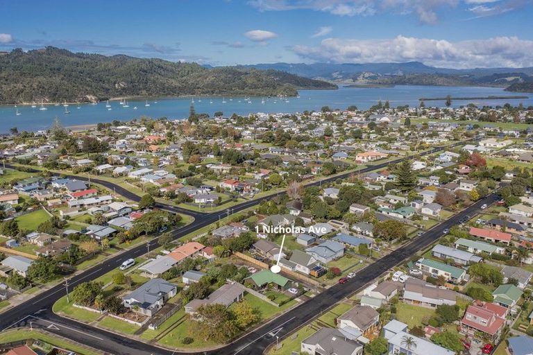 Photo of property in 1 Nicholas Avenue, Whitianga, 3510