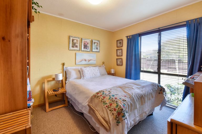 Photo of property in 32 Lorelei Place, Opaheke, Papakura, 2113