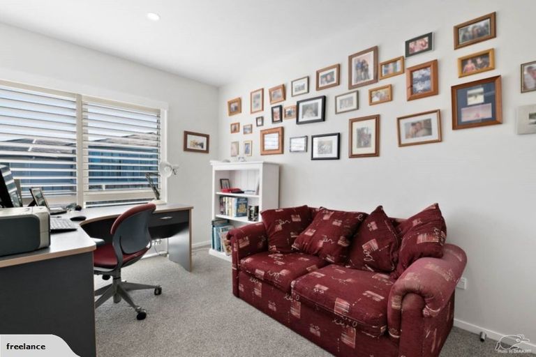 Photo of property in 5e Melia Place, Stanmore Bay, Whangaparaoa, 0932