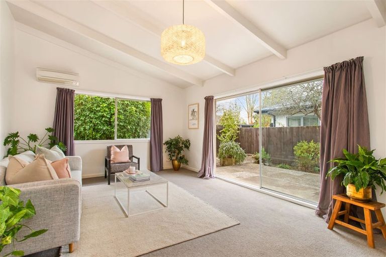 Photo of property in 130 Condell Avenue, Papanui, Christchurch, 8053