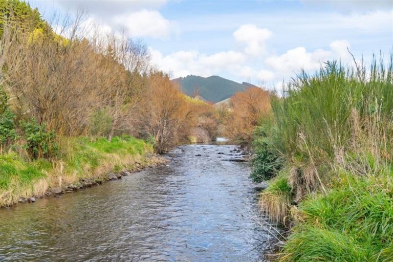 Photo of property in 73 Whitemans Valley Road, Whitemans Valley, Upper Hutt, 5371