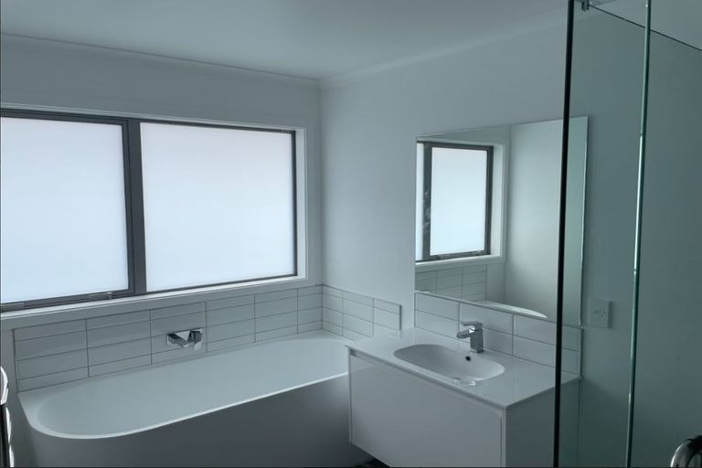 Photo of property in 9 Buddle Road, Wallaceville, Upper Hutt, 5018