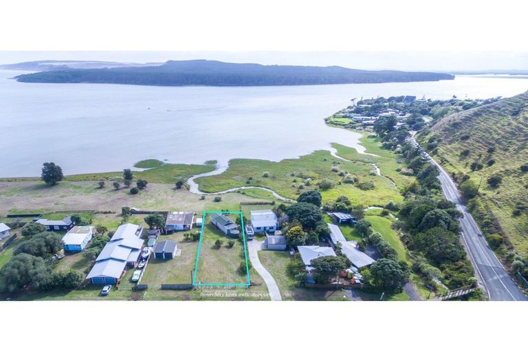 Photo of property in 64 Maunsell Road, Port Waikato, Tuakau, 2695