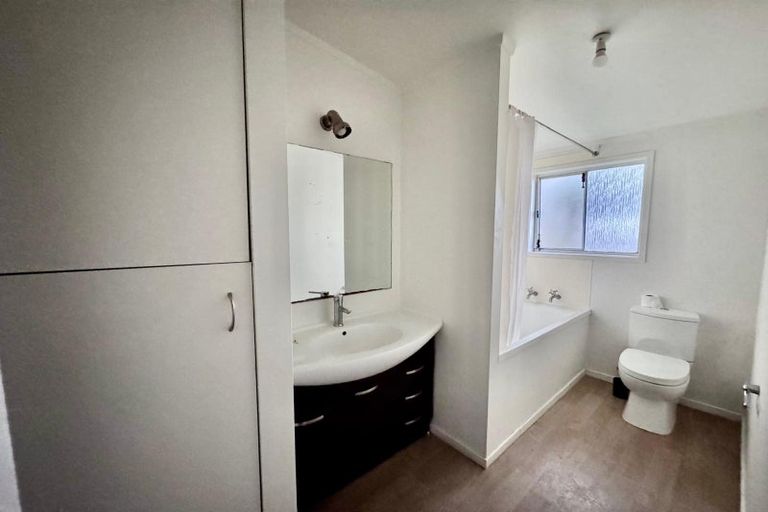 Photo of property in 6/66 Astley Avenue, New Lynn, Auckland, 0600