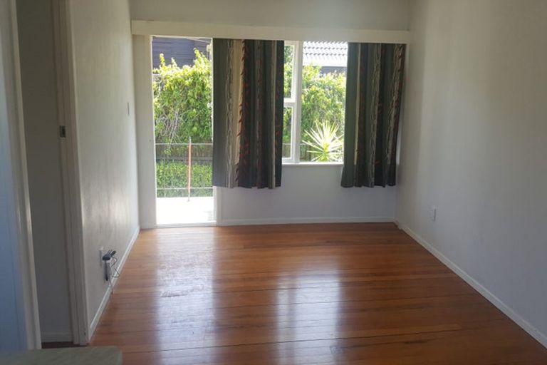 Photo of property in 2/25 Corunna Road, Milford, Auckland, 0620