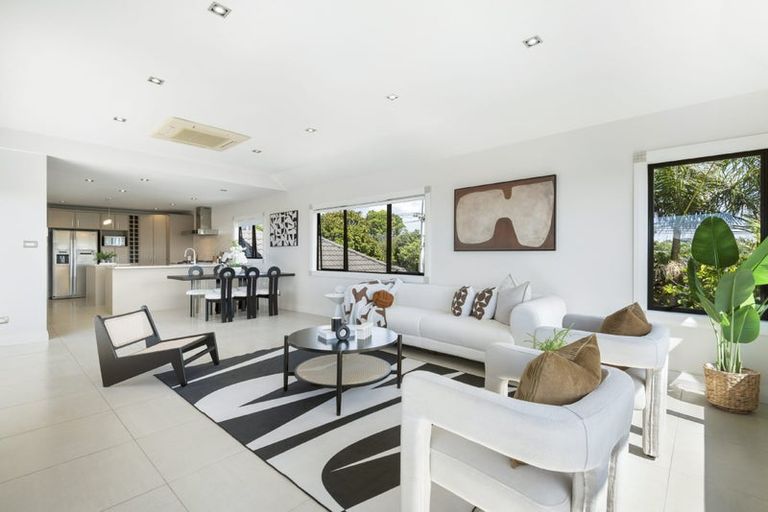 Photo of property in 34 Browns Bay Road, Rothesay Bay, Auckland, 0630