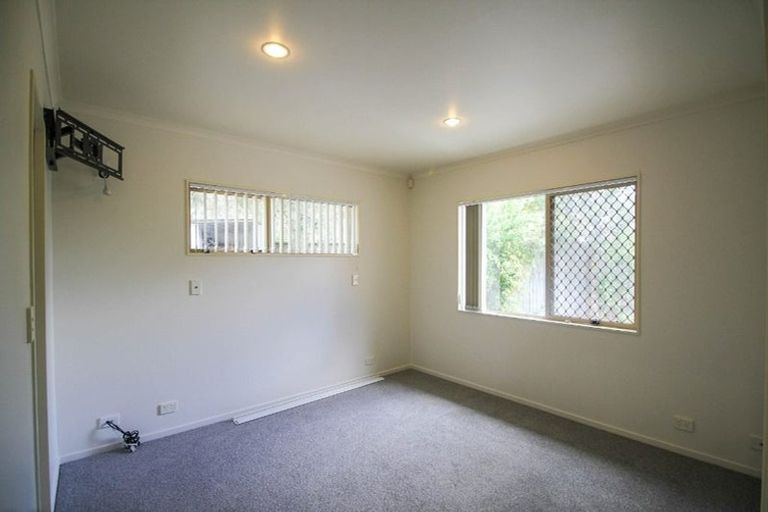 Photo of property in 6 Blackwood Drive, Wattle Downs, Auckland, 2103