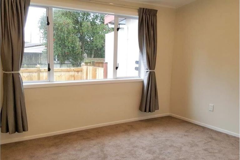 Photo of property in 2/16 Latham Avenue, Pakuranga, Auckland, 2010