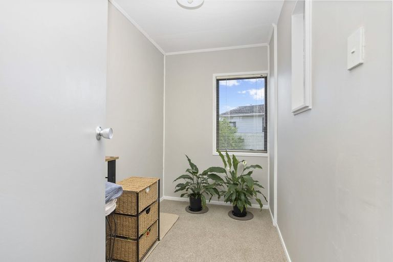 Photo of property in 8 Le Havre Place, Takanini, 2112