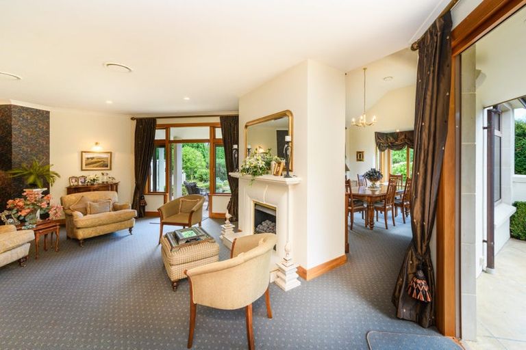 Photo of property in 5 Waicola Drive, Fitzherbert, Palmerston North, 4471