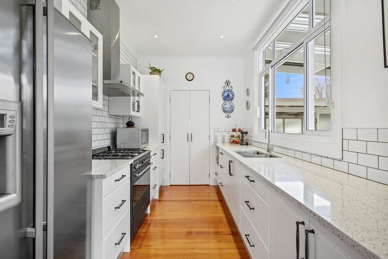 Photo of property in 23 Shortland Street, Regent, Whangarei, 0112