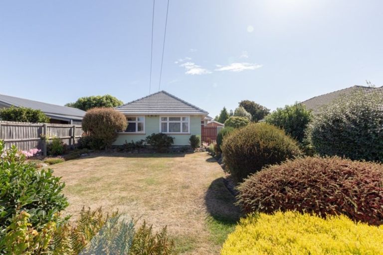 Photo of property in 75 Withells Road, Avonhead, Christchurch, 8042