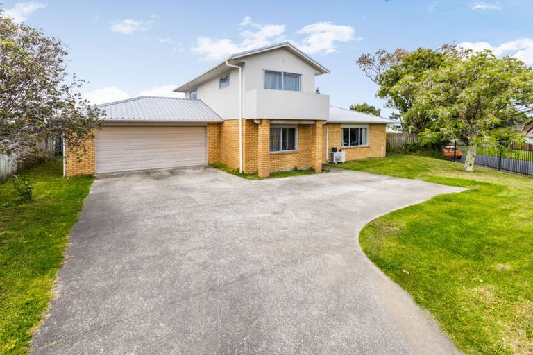 Photo of property in 35 Peverill Crescent, Papatoetoe, Auckland, 2025