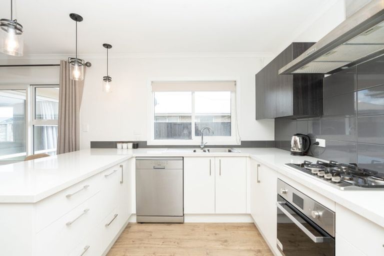 Photo of property in 33 Ladeira Place, Fitzroy, Hamilton, 3206