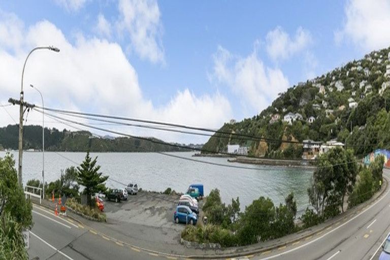 Photo of property in 82 Evans Bay Parade, Roseneath, Wellington, 6021