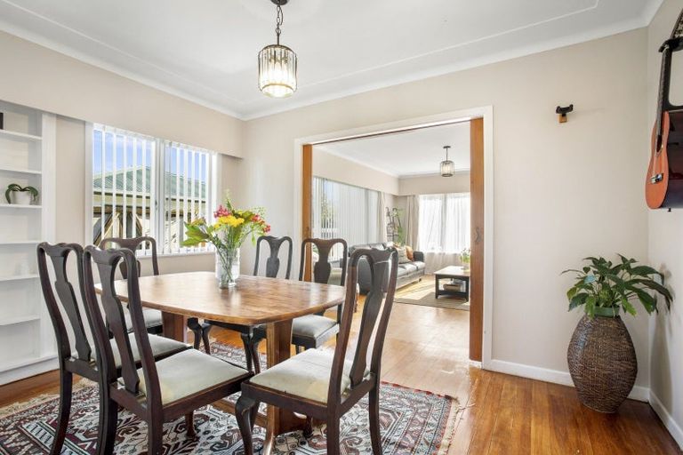 Photo of property in 200 Henderson Valley Road, Henderson, Auckland, 0612