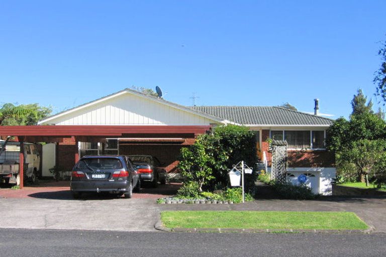 Photo of property in 11 Roseburn Place, Pakuranga, Auckland, 2010