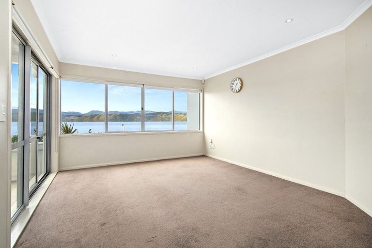 Photo of property in 2/275 Karaka Bay Road, Karaka Bays, Wellington, 6022