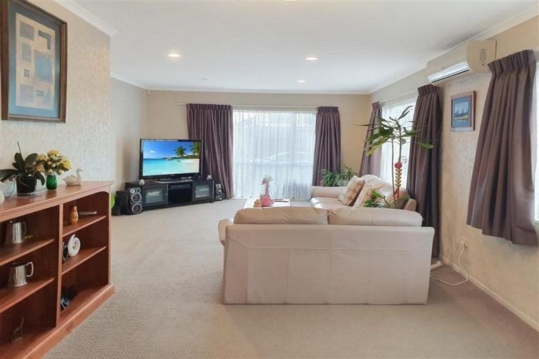 Photo of property in 126 Middlefield Drive, Flat Bush, Auckland, 2016