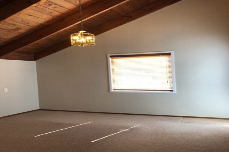 Photo of property in 92 Ranfurly Road, Alfriston, Auckland, 2105