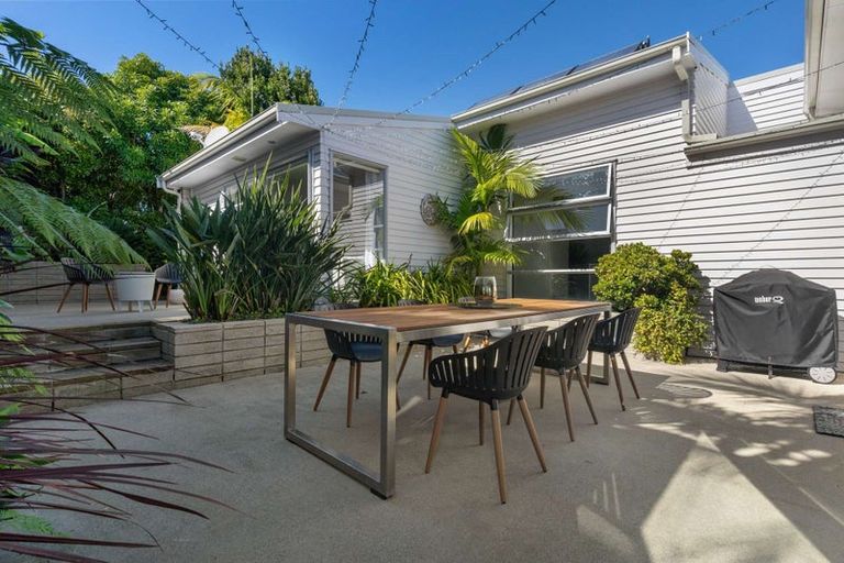 Photo of property in 4 Hillford Place, Welcome Bay, Tauranga, 3175