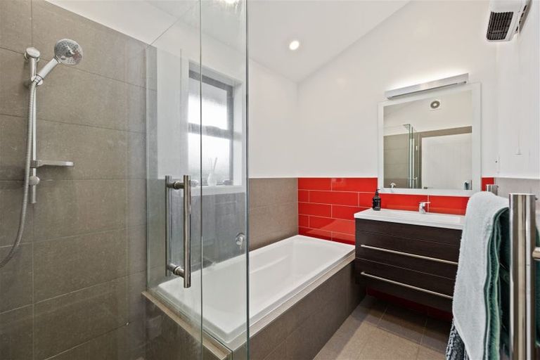 Photo of property in 422 Cashmere Road, Westmorland, Christchurch, 8025