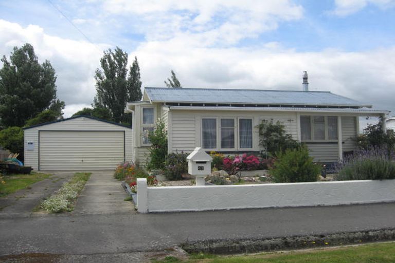 Photo of property in 41 Albert Street, Pahiatua, 4910