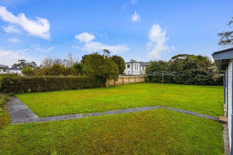 Photo of property in 318 Swanson Road, Henderson, Auckland, 0610