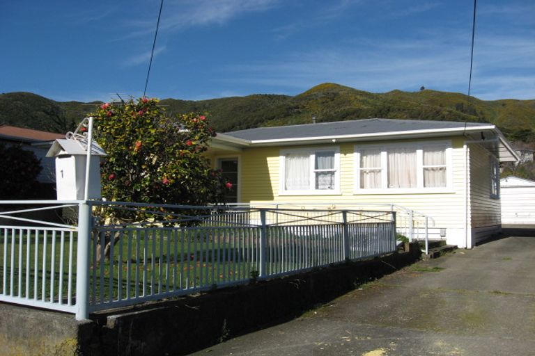 Photo of property in 14 Ruthven Road, Wainuiomata, Lower Hutt, 5014