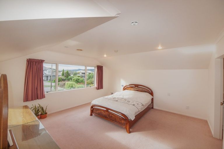 Photo of property in 3 Waverton Terrace, Churton Park, Wellington, 6037